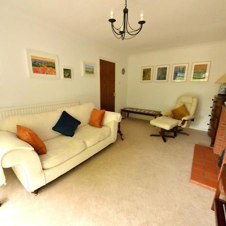 Villa Cosy House, A Train Spotter'S Delight! New Alresford Esterno foto