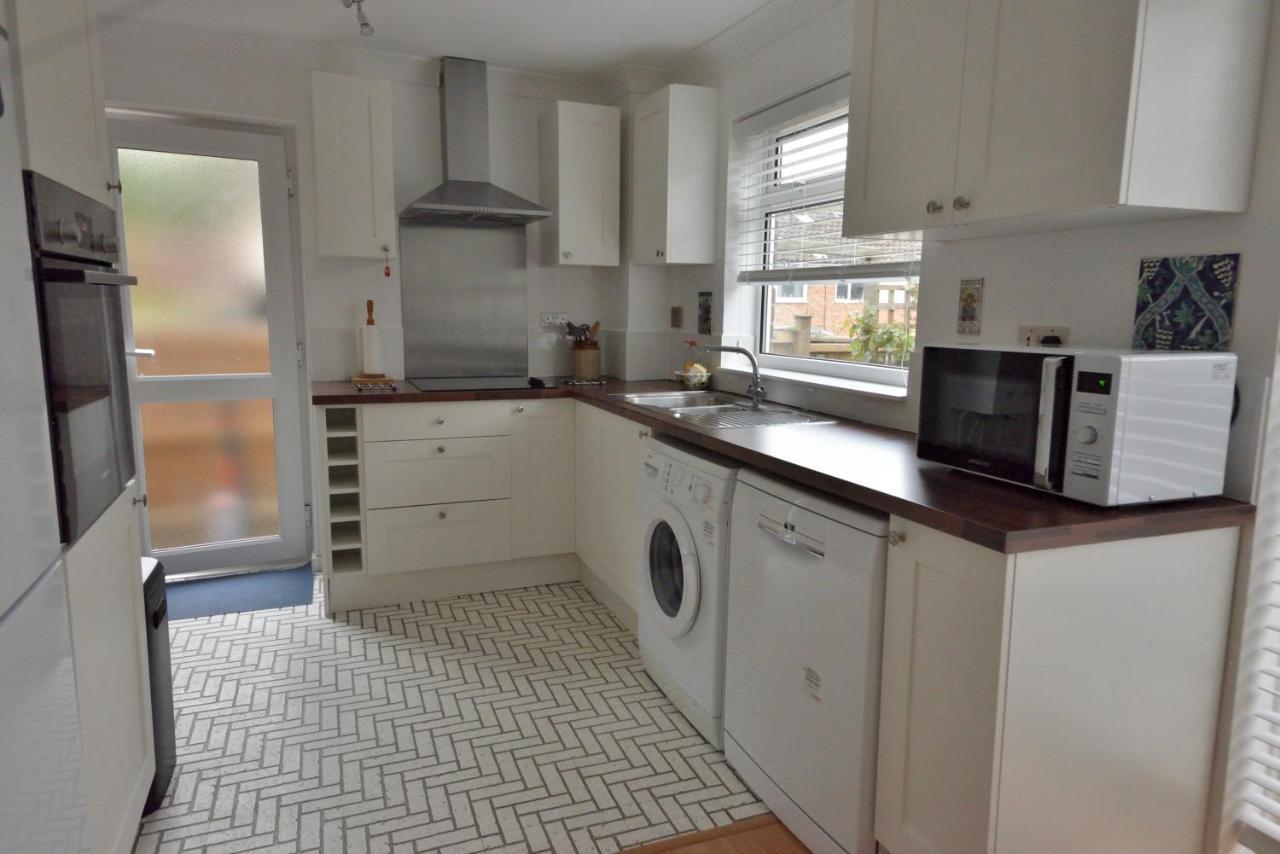 Villa Cosy House, A Train Spotter'S Delight! New Alresford Esterno foto