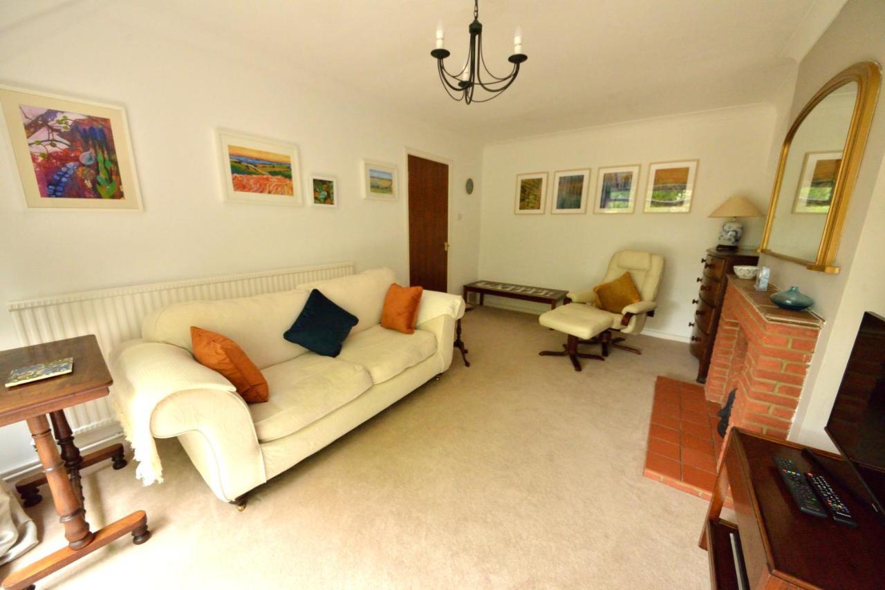 Villa Cosy House, A Train Spotter'S Delight! New Alresford Esterno foto